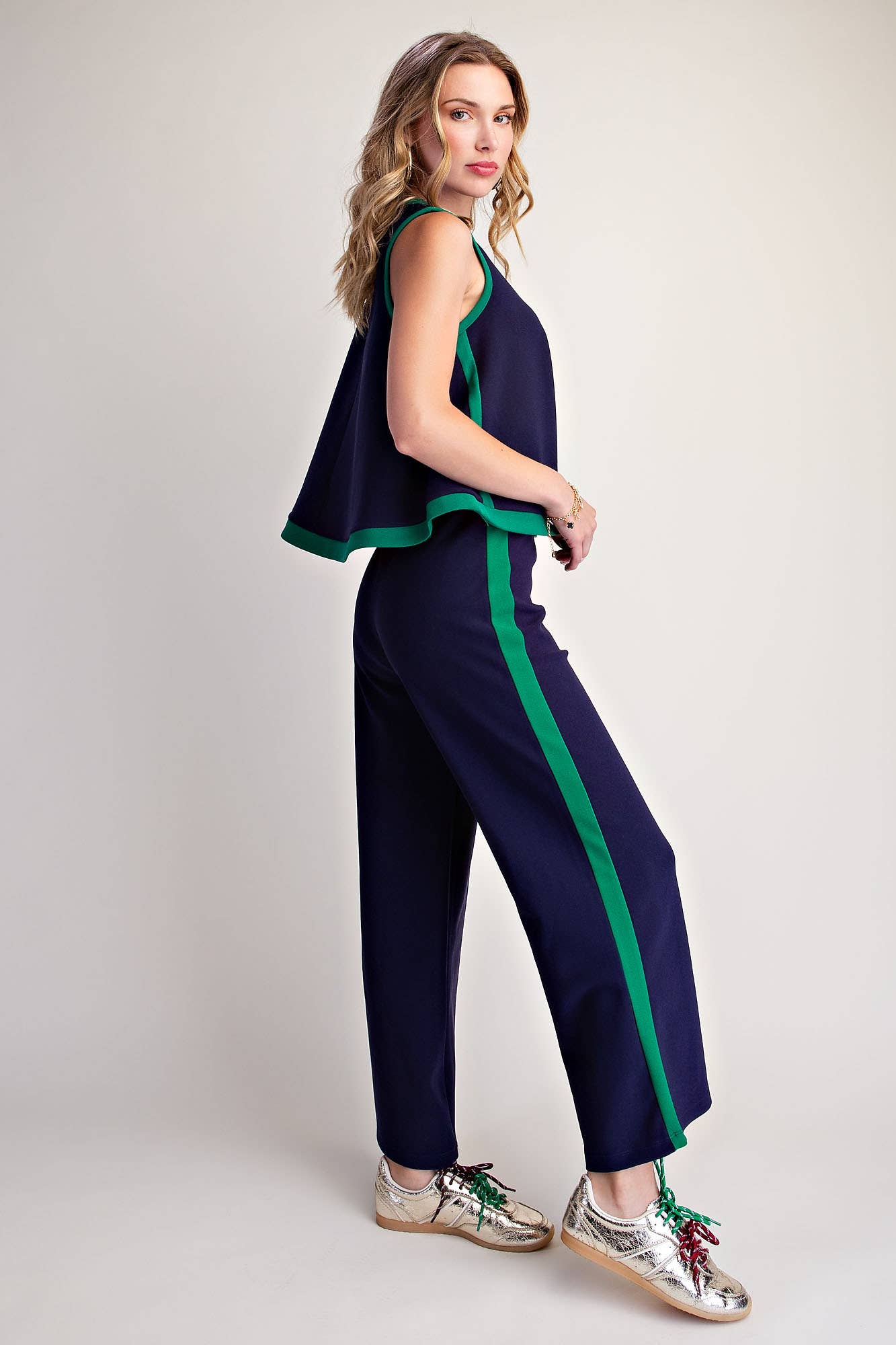Contrast Swing Knit Pullover Top