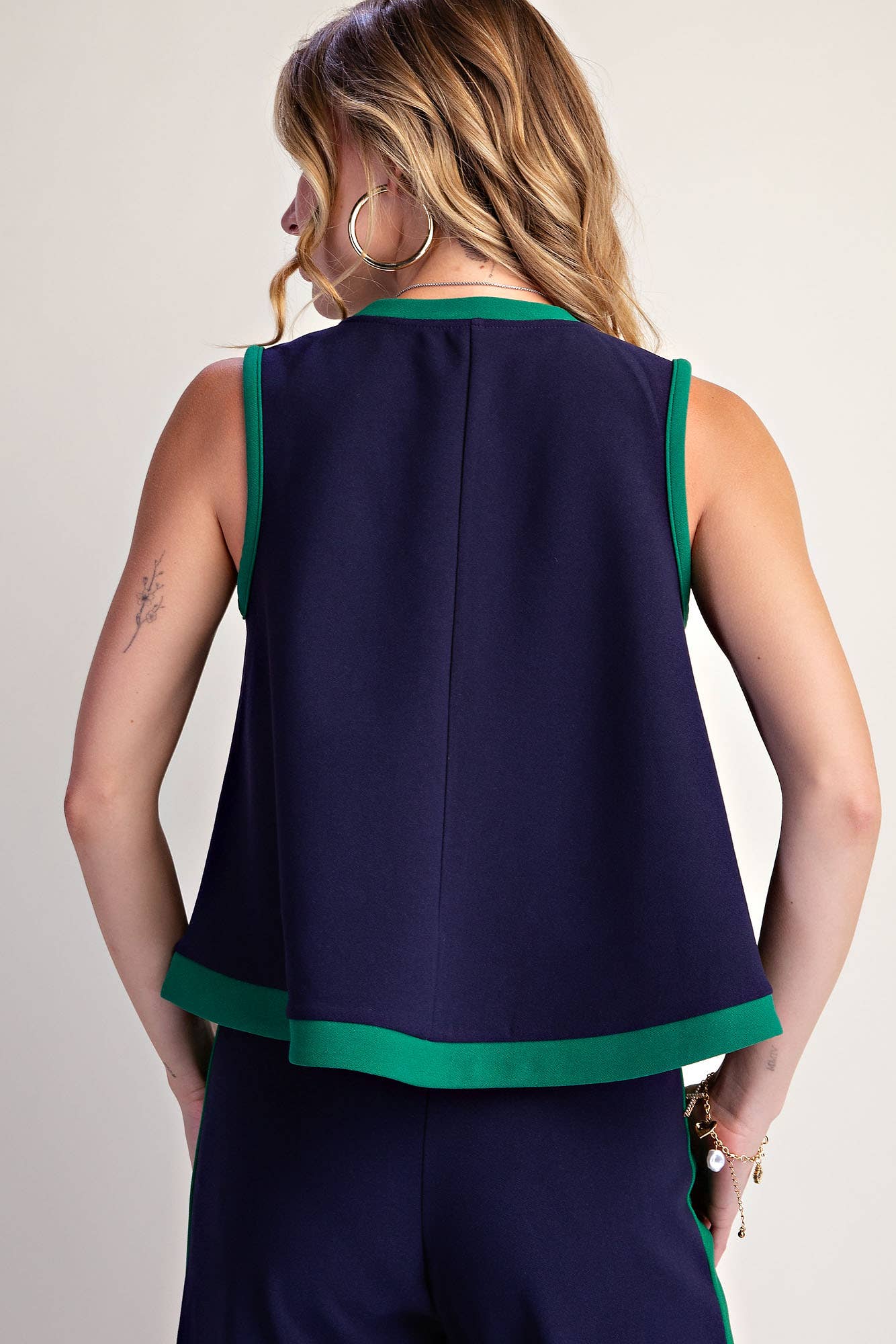 Contrast Swing Knit Pullover Top